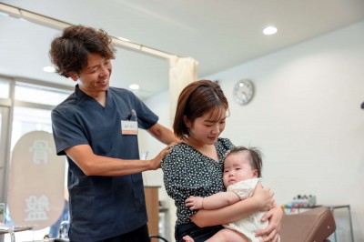 東大阪市の姿勢矯正専門の整体院/施術風景02
